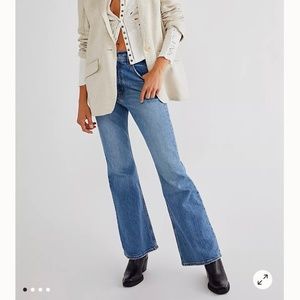 Levi’s 70s rib cage high rise jeans